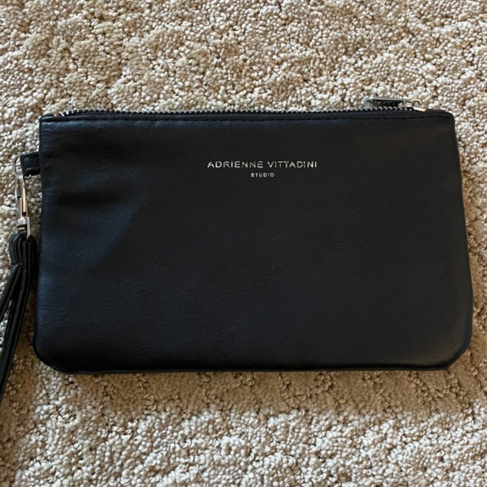 Black Adrienne Vittadini Wristlet